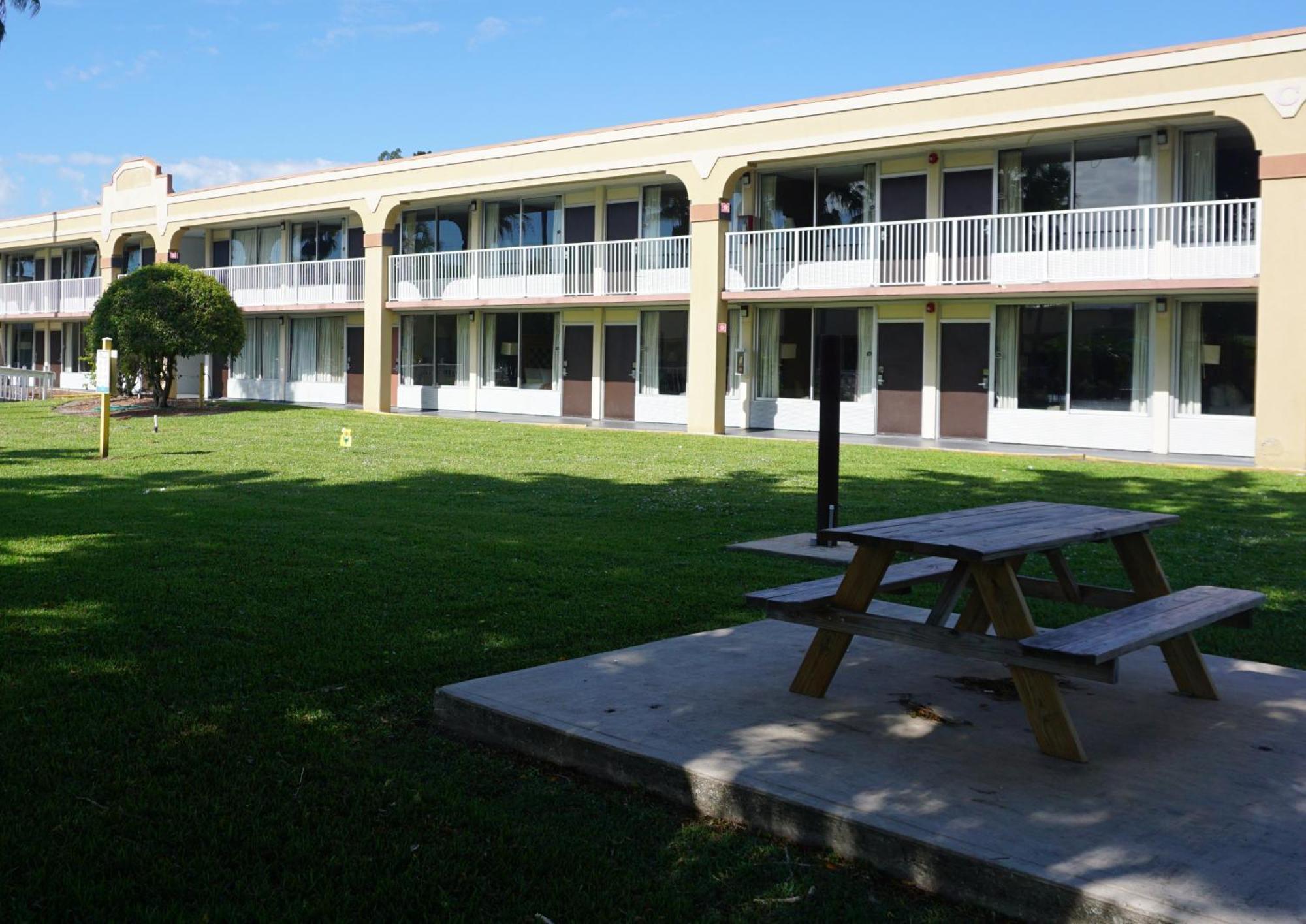 Econo Lodge Port Canaveral Area Merritt Island Esterno foto